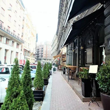 Great Trees Apartment